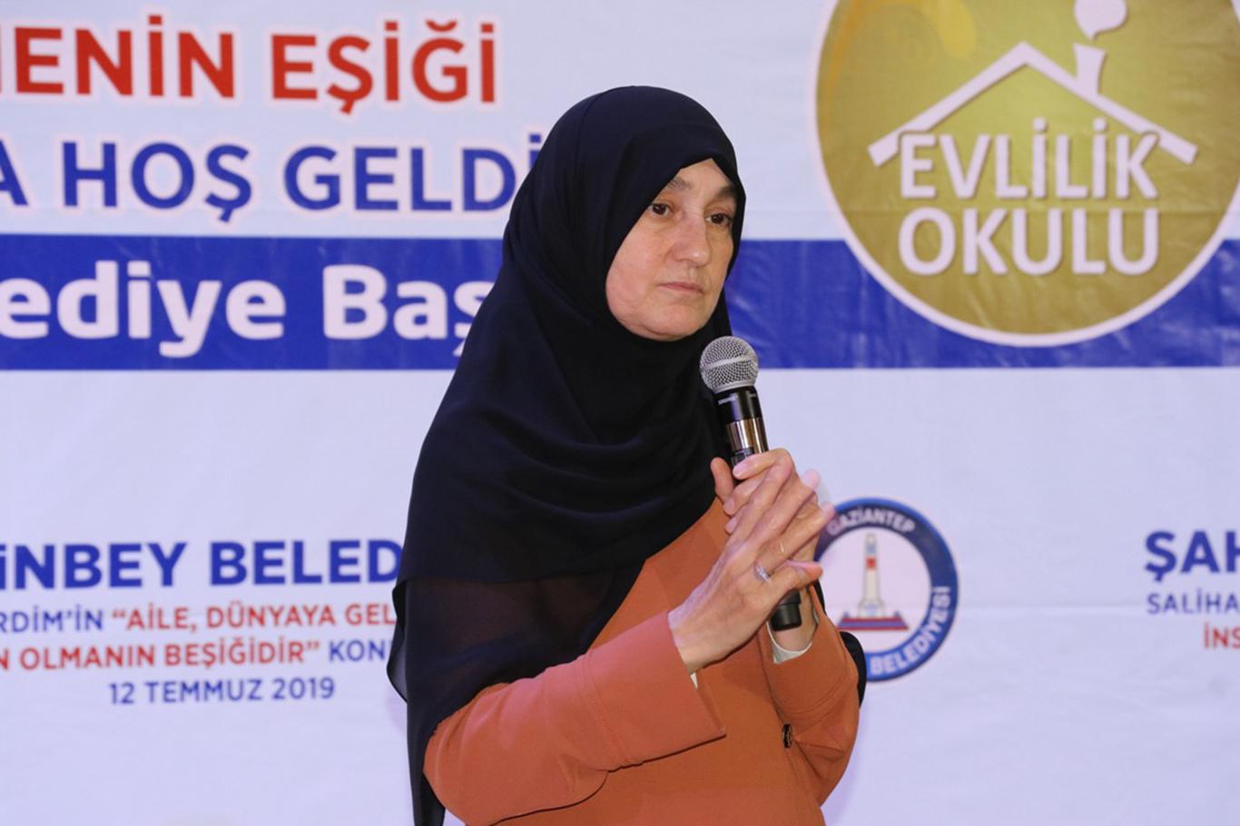 “Aile toplumun kalesidir” “Aile toplumun kalesidir”